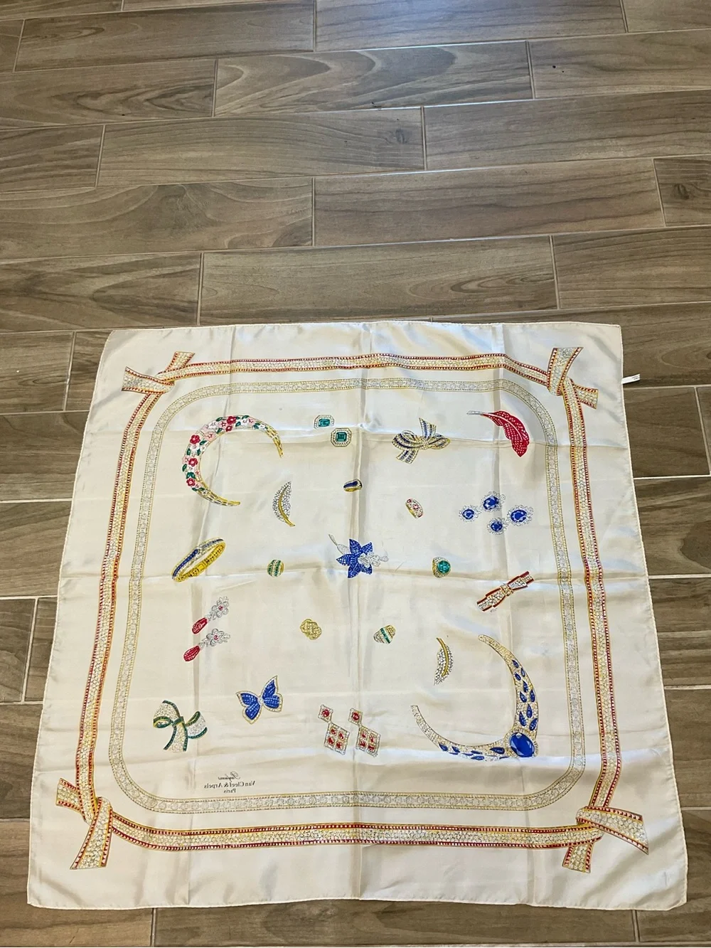 Van Cleef Arpels Scarf